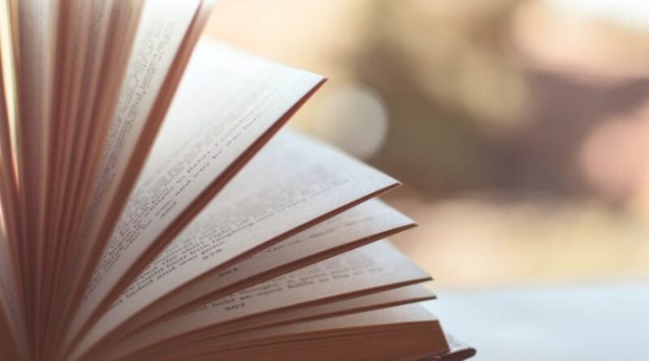 5 Manfaat Membaca Buku Bagi Penulis Aktif 1